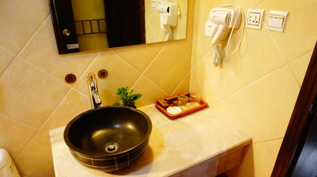Lijiang Wangjia Courtyard Inn Δωμάτιο φωτογραφία